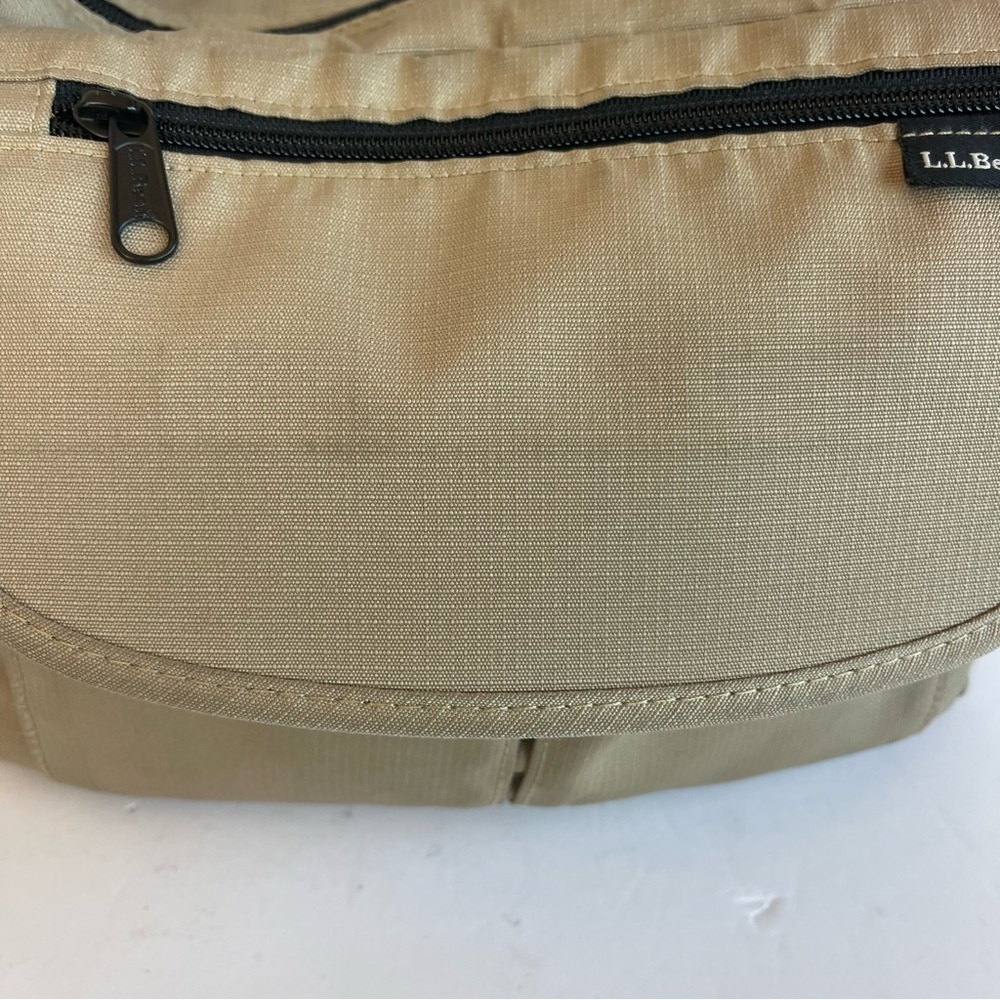 L.L. Bean Black and Tan Women  Messenger Bag - Picture 3 of 15